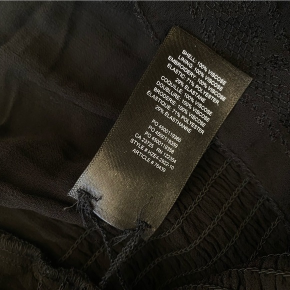 Aritzia || Wilfred Fable Blouse Smocked Peasant Long Sleeve Black Small - Picture 7 of 7